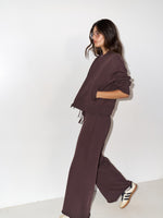 מכנסיים ארוכים גזרה רחבה פרנץ' טרי חום