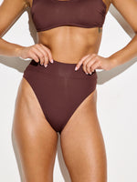 תחתון ביקיני גבוה חום