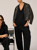 חולצת V פרנץ' טרי שחור