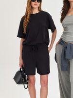 חולצת בייסיק קצרה שחור ריב