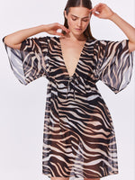 שמלת חוף מנומרת