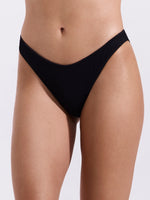 תחתון HIGH LEG שחור